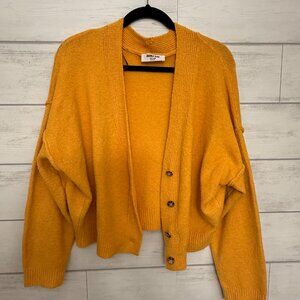 💛 Mustard Yellow Cropped Cardigan – Double Zero, Size Large 💛